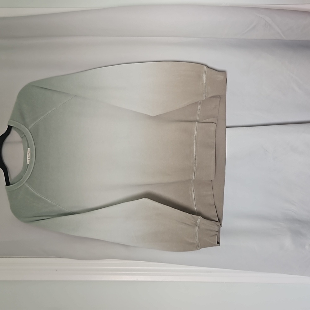 ■2 For $5 ZSUPPLY SWEAT TOP SIZE MEDIUM